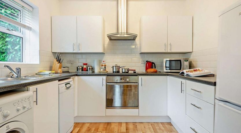 Photo of 2 Bed in Woodmancote