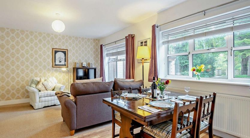 Photo of 2 Bed in Woodmancote