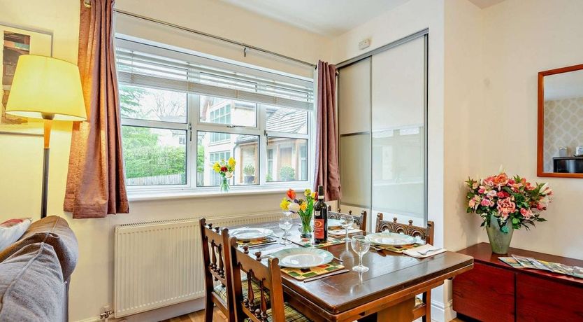 Photo of 2 Bed in Woodmancote