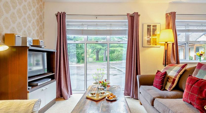 Photo of 2 Bed in Woodmancote