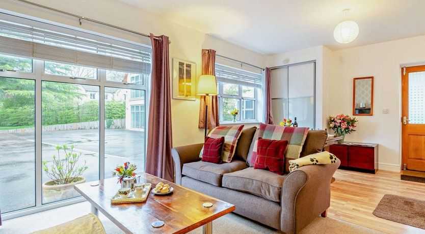 Photo of 2 Bed in Woodmancote