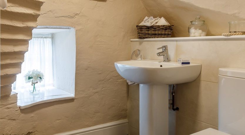 Photo of 2 Bed in Cleeve Prior