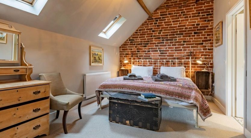 Photo of 4 Bed in Nash