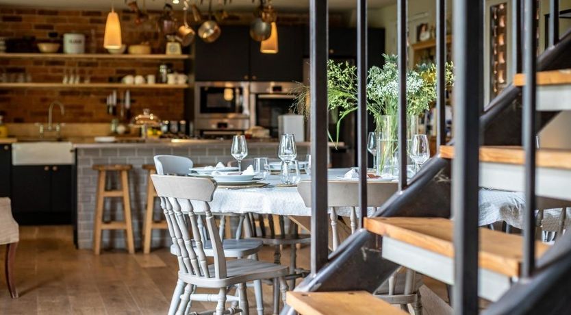 Photo of 4 Bed in Nash