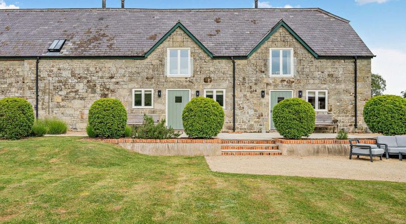 Photo of in Melbury Abbas (48804)