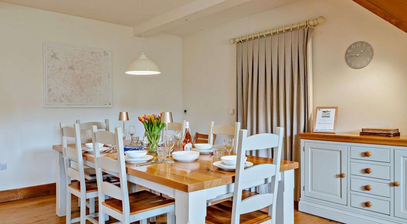 Photo of 3 Bed in Melbury Abbas