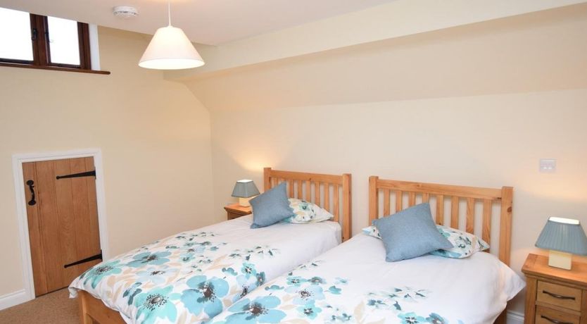 Photo of 2 Bed in West Wellow