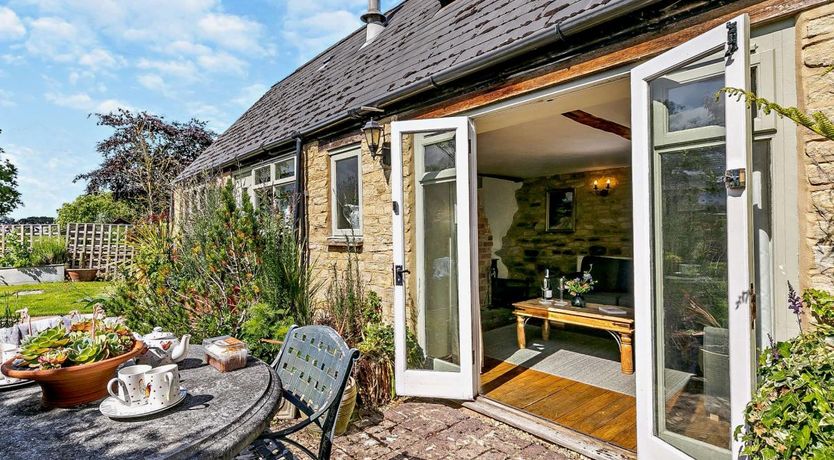 Photo of 2 Bed in Barton-on-the-Heath