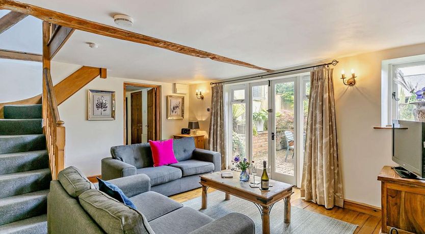 Photo of 2 Bed in Barton-on-the-Heath