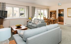 Photo of in Witney (CC080)