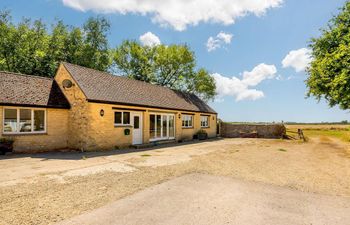 1 Bed in Bampton Holiday Cottage