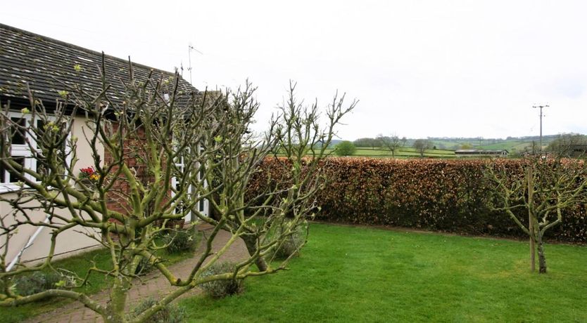 Photo of 2 Bed in Admington