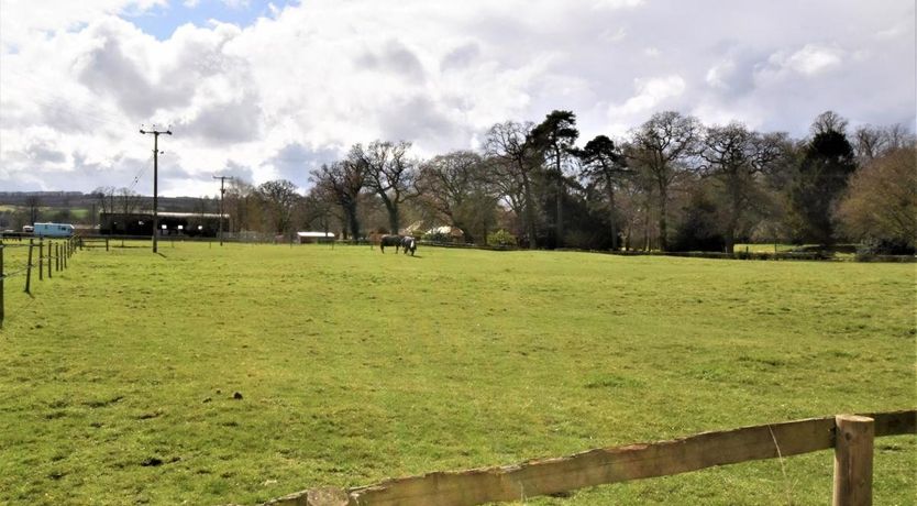 Photo of 2 Bed in Admington