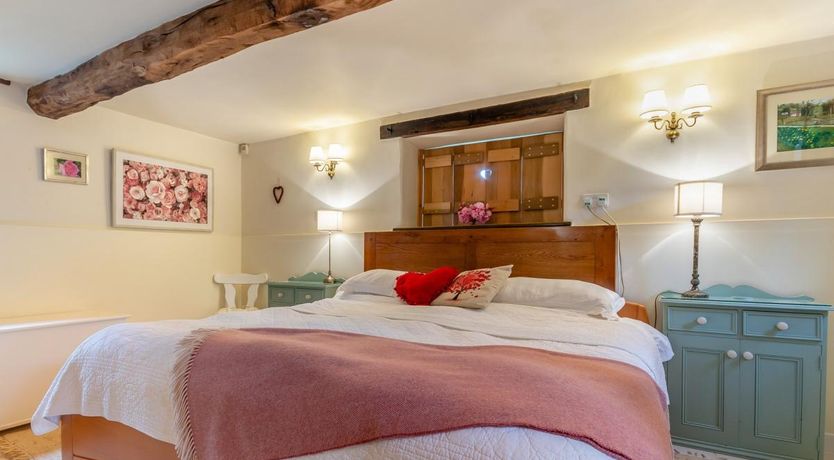 Photo of 2 Bed in Neen Sollars