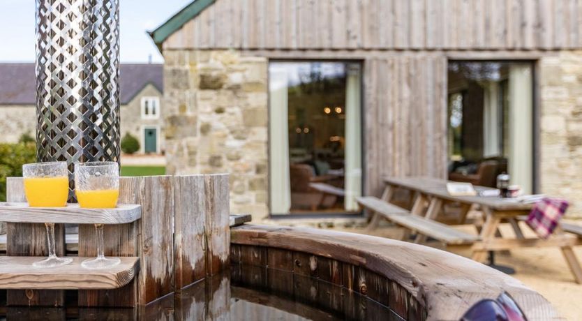 Photo of 4 Bed in Melbury Abbas