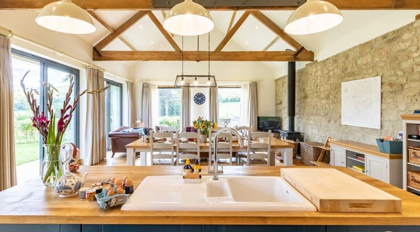 Photo of 4 Bed in Melbury Abbas