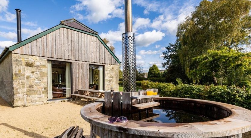 Photo of 4 Bed in Melbury Abbas