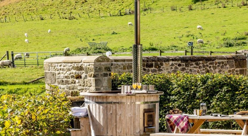 Photo of 4 Bed in Melbury Abbas