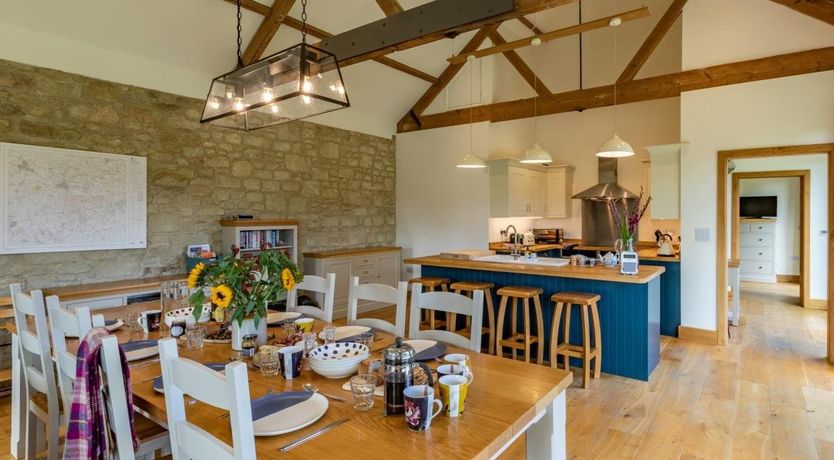 Photo of 4 Bed in Melbury Abbas