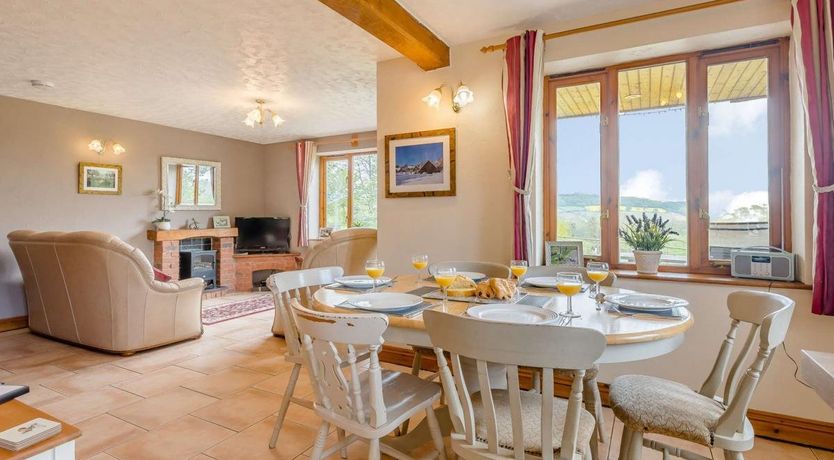 Photo of 3 Bed in Clifton-on-Teme