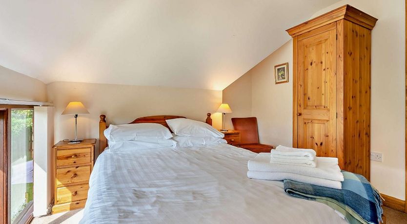 Photo of 4 Bed in Weston on Avon