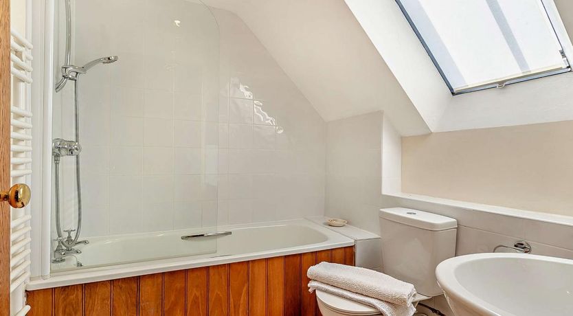 Photo of 4 Bed in Weston on Avon