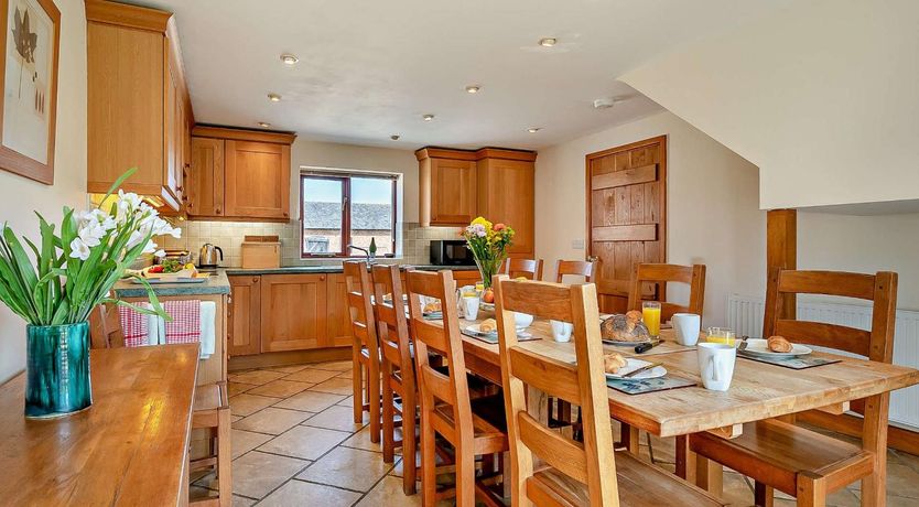 Photo of 4 Bed in Stratford -upon- Avon