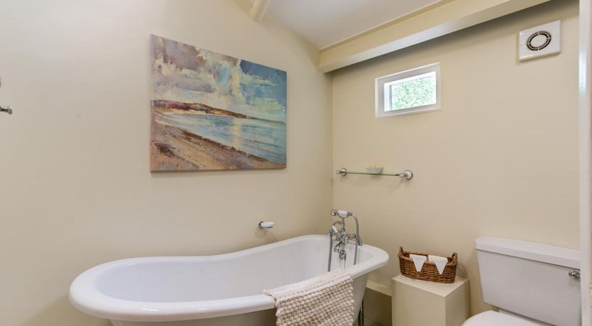 Photo of 2 Bed in Egerton