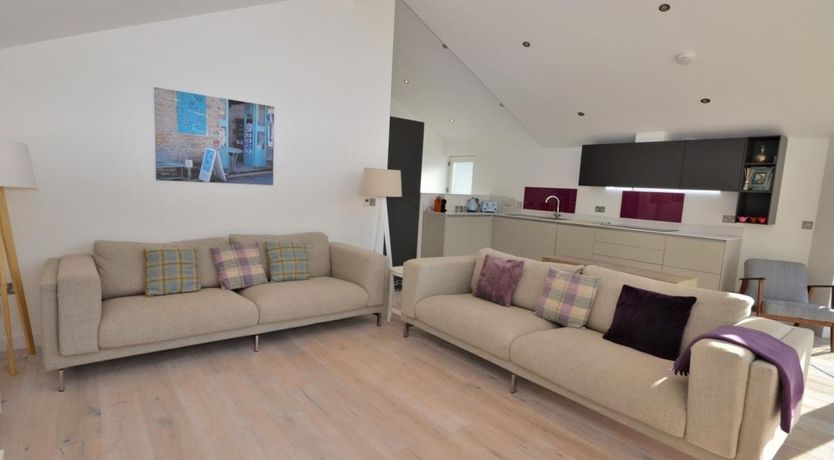 Photo of 3 Bed in Cotmore