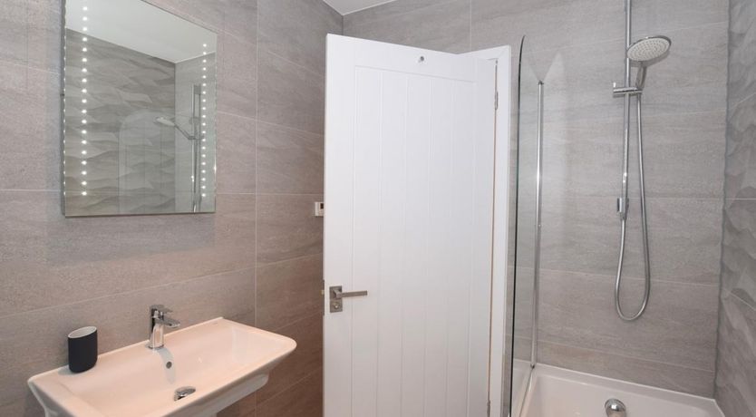 Photo of 3 Bed in Cotmore