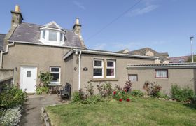 Photo of cottage-in-burghead