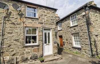 Cae Tanws Bach Holiday Cottage