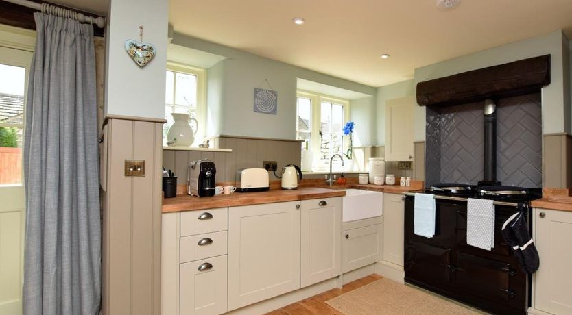 Photo of 2 Bed in Holymoorside