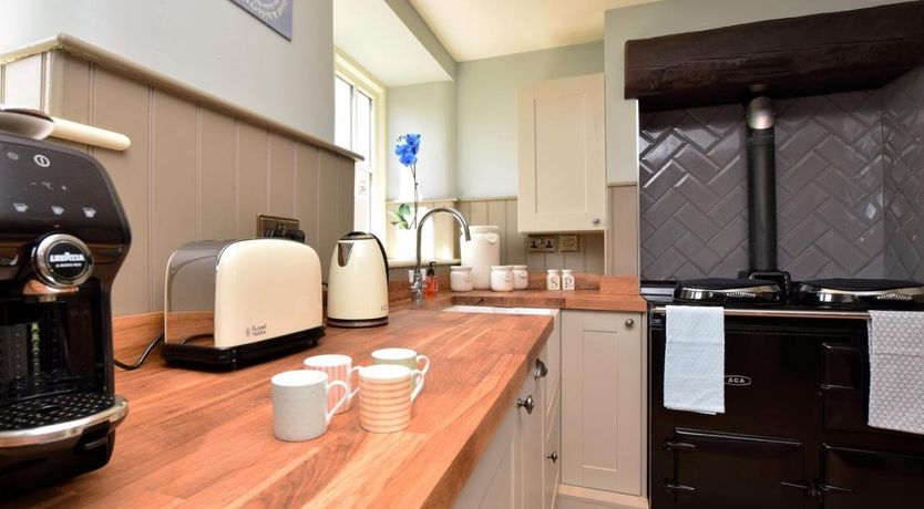 Photo of 2 Bed in Holymoorside