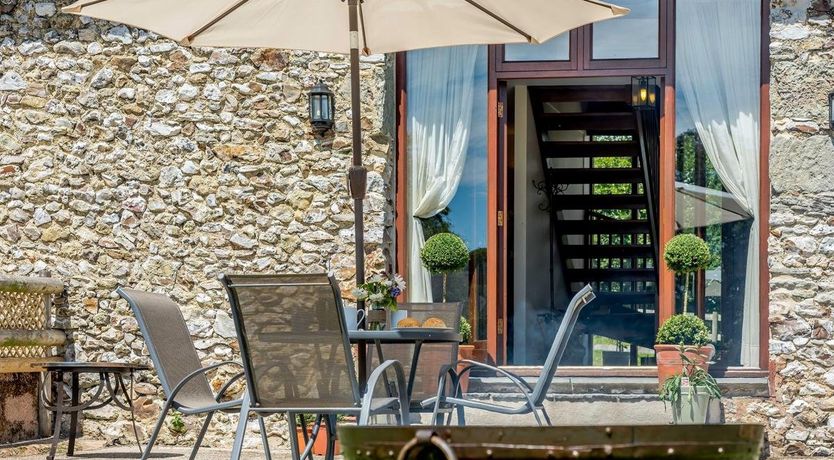 Photo of 2 Bed in Sidbury