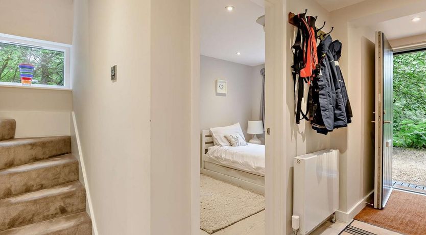 Photo of 3 Bed in Beaulieu