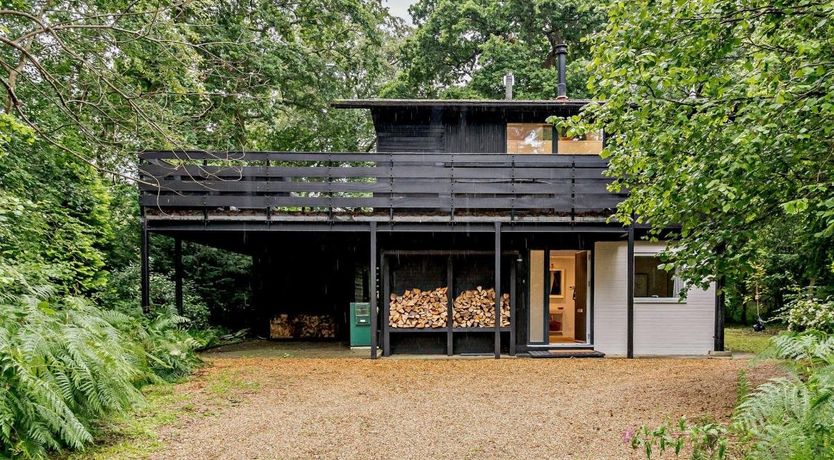 Photo of Log Cabin in Hampshire