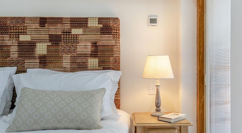 Photo of 3 Bed in Pencombe