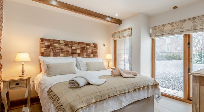 Photo of 3 Bed in Pencombe