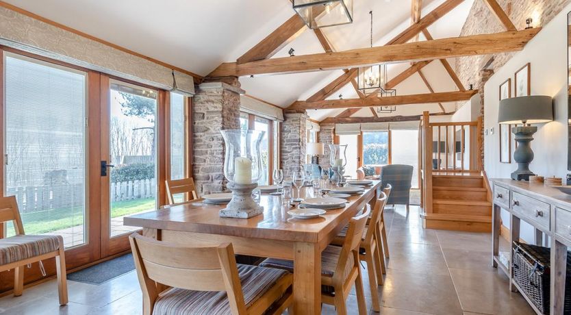 Photo of 3 Bed in Pencombe