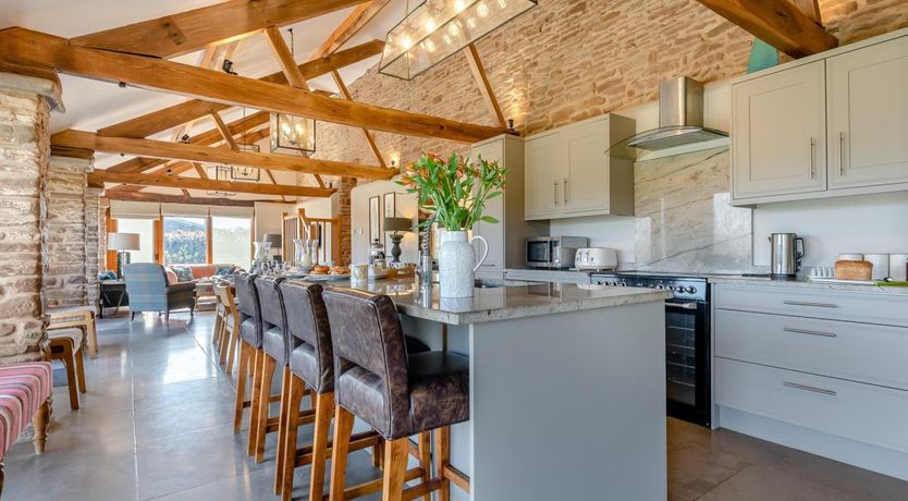 Photo of 3 Bed in Pencombe