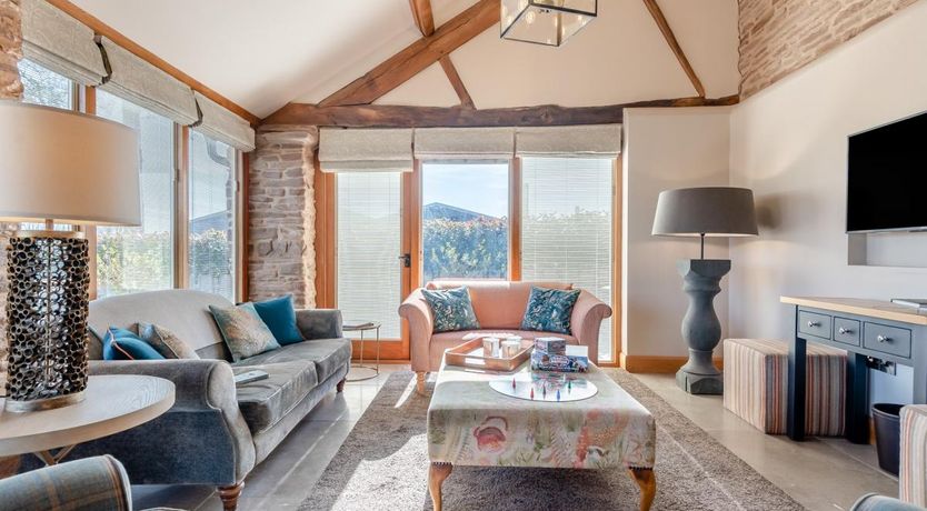 Photo of 3 Bed in Pencombe