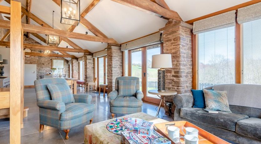 Photo of 3 Bed in Pencombe