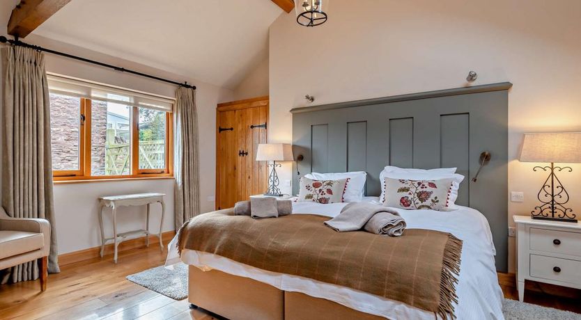 Photo of 2 Bed in Pencombe