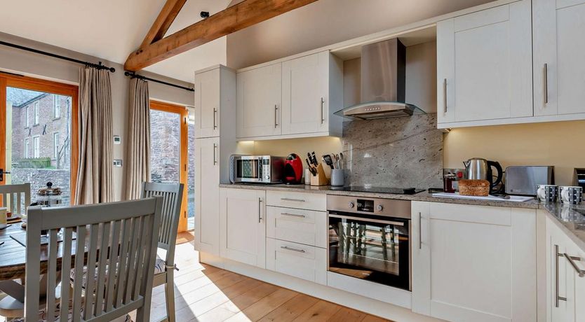 Photo of 2 Bed in Pencombe