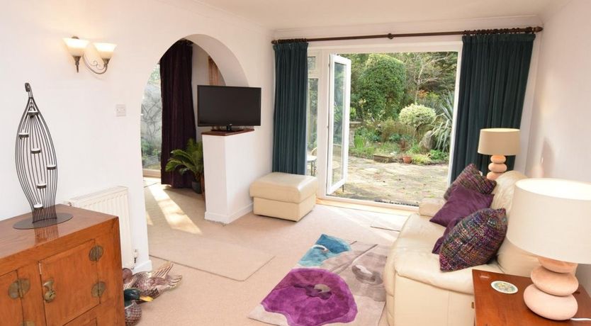 Photo of 1 Bed in Ashley Heath