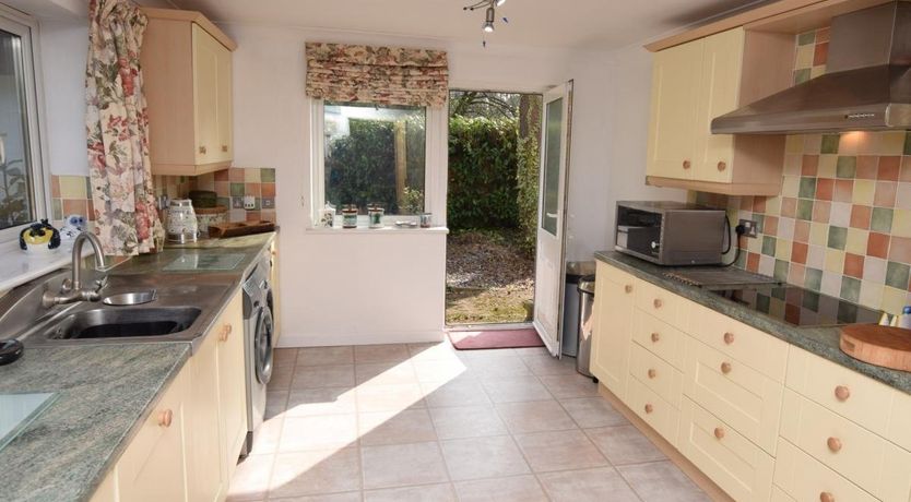 Photo of 1 Bed in Ashley Heath