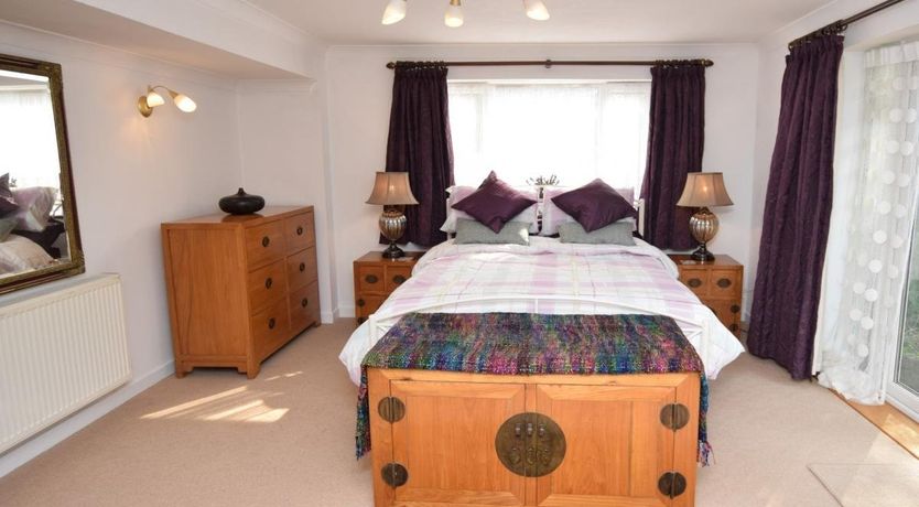 Photo of 1 Bed in Ashley Heath