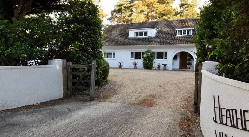 Photo of 1 Bed in Ashley Heath