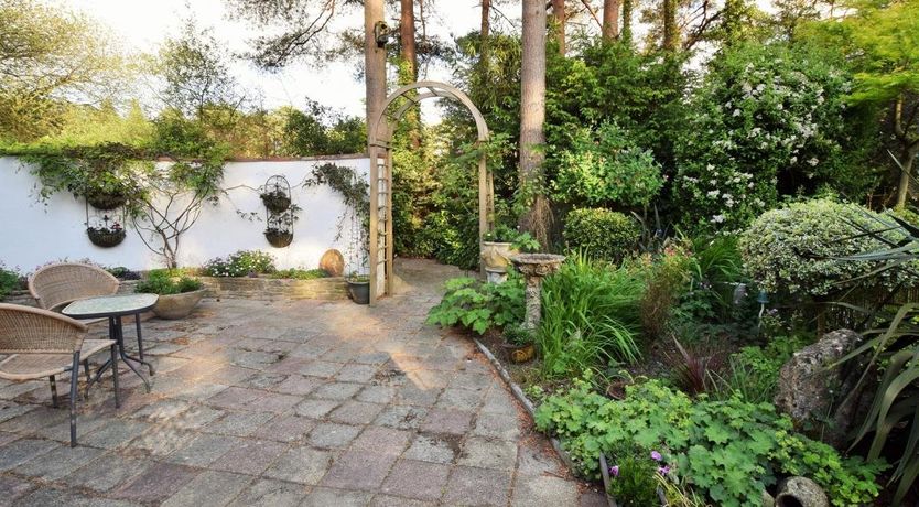 Photo of 1 Bed in Ashley Heath